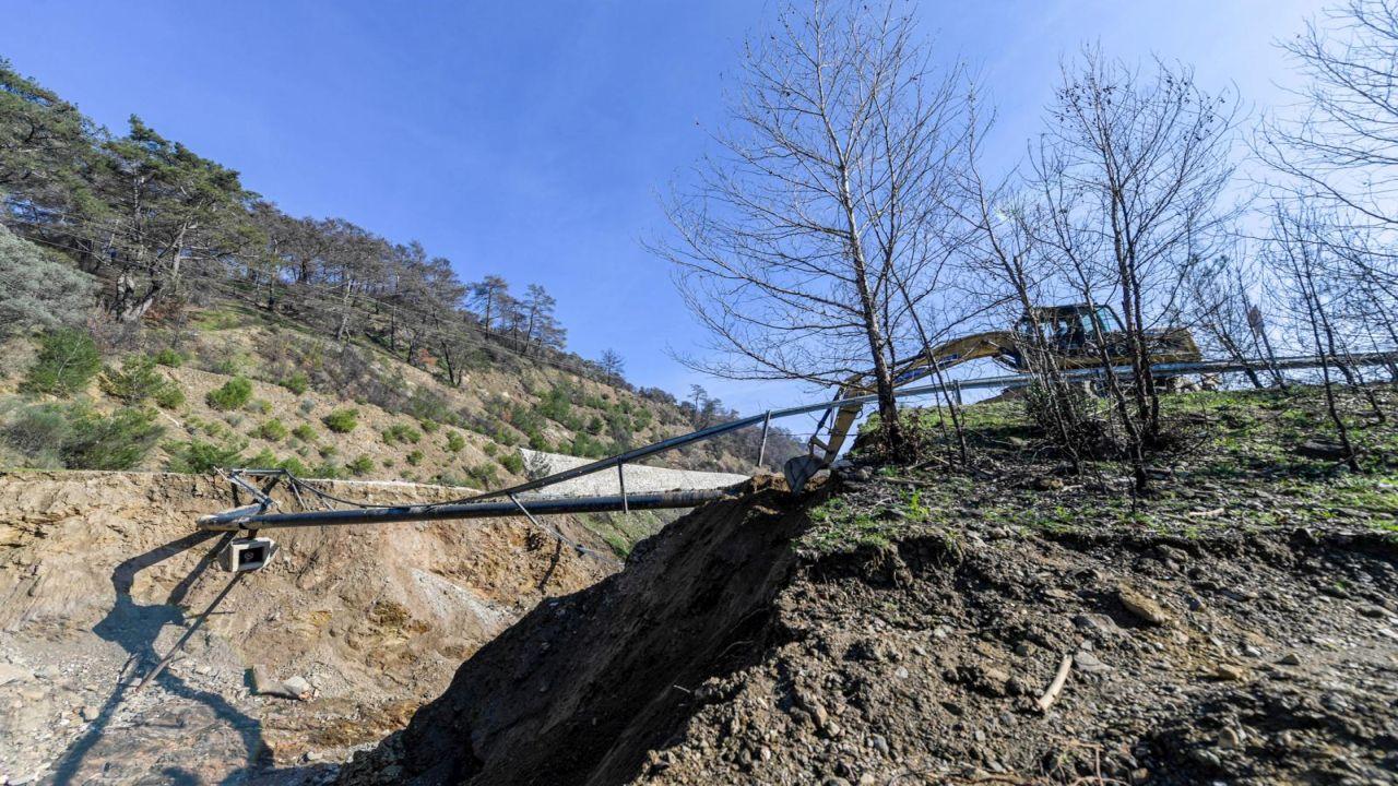 Çöken yolda çalışmalar başladı