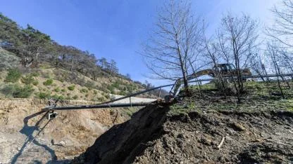 Çöken yolda çalışmalar başladı