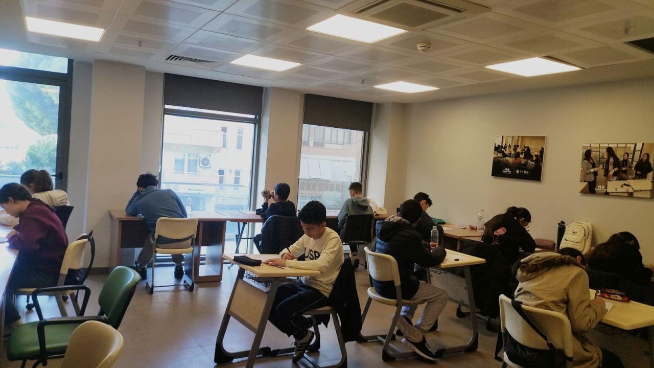 Efes Selçuk Belediyesi’nden Sınav Yolundaki Öğrencilere Destek