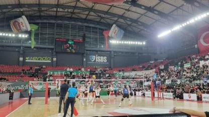 Endo Karşıyaka evindeki son maçı kazandı