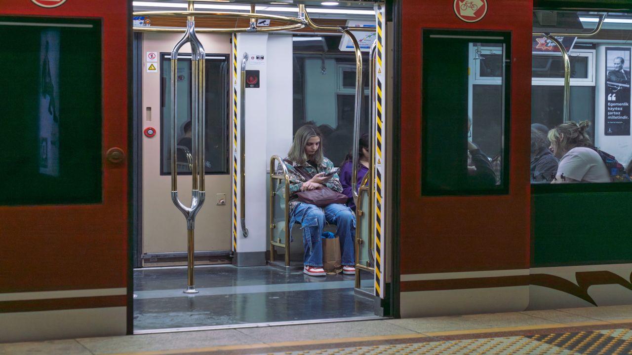 Fahrettin Altay ve Narlıdere arasında metro seferleri yeniden başladı