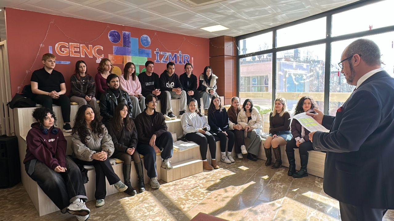 İzmir Büyükşehir Belediyesi gençlerin sanat yolculuğunu destekliyor