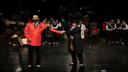 İzmir Şehir Tiyatroları’ndan görkemli prömiyer