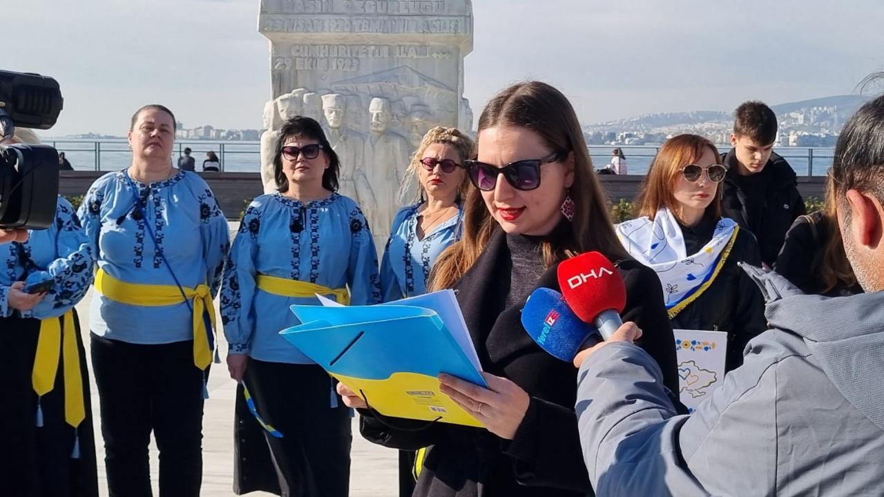 İzmirli Ukraynalılar Savaşın 4. Yılında Gündoğdu’dan Ses Yükseltti