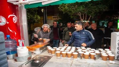 Karşıyaka Belediyesi’nden 30 bin kişiye sıcak çorba ikramı