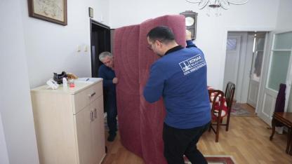 Konak’ta eşya dayanışması: Bağışlar ihtiyaç sahiplerine ulaştırılıyor