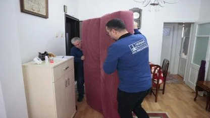 Konak’ta eşya dayanışması: Bağışlar ihtiyaç sahiplerine ulaştırılıyor