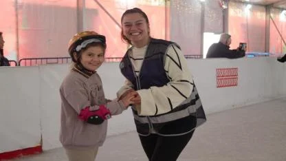 Öğrenciler buz pistinde buluştu