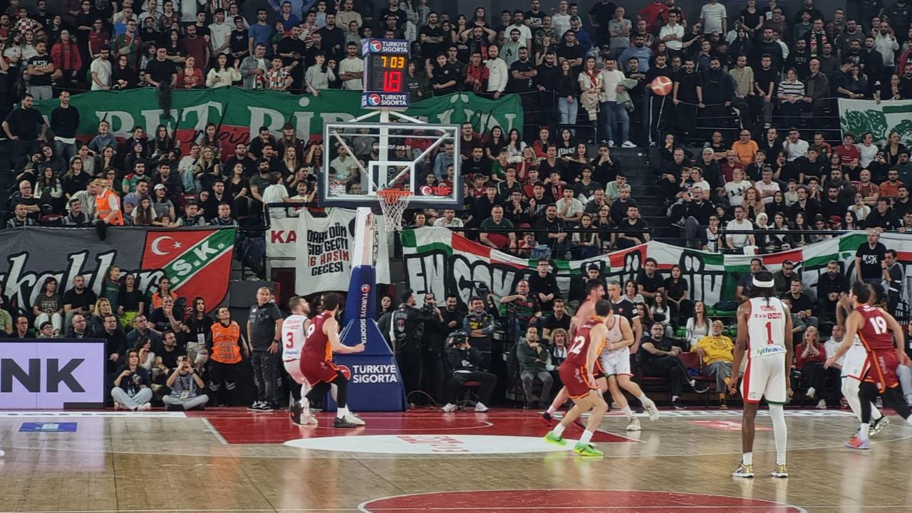 Olaylı Maçta Karşıyaka, Galatasaray'a Kaybetti