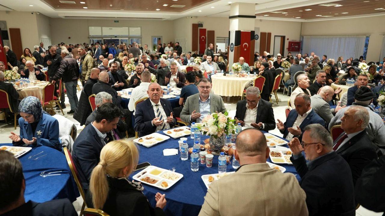 AK Parti Karabağlar’dan Vefa İftarı