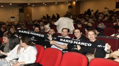 Çiğli’de Anadolu Rock Rüzgarı: Barış Manço ve Cem Karaca Şarkılarıyla Anıldı