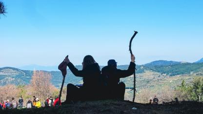 Gençler baharı Efes-Mimas Yolu’nda doğayla karşıladı