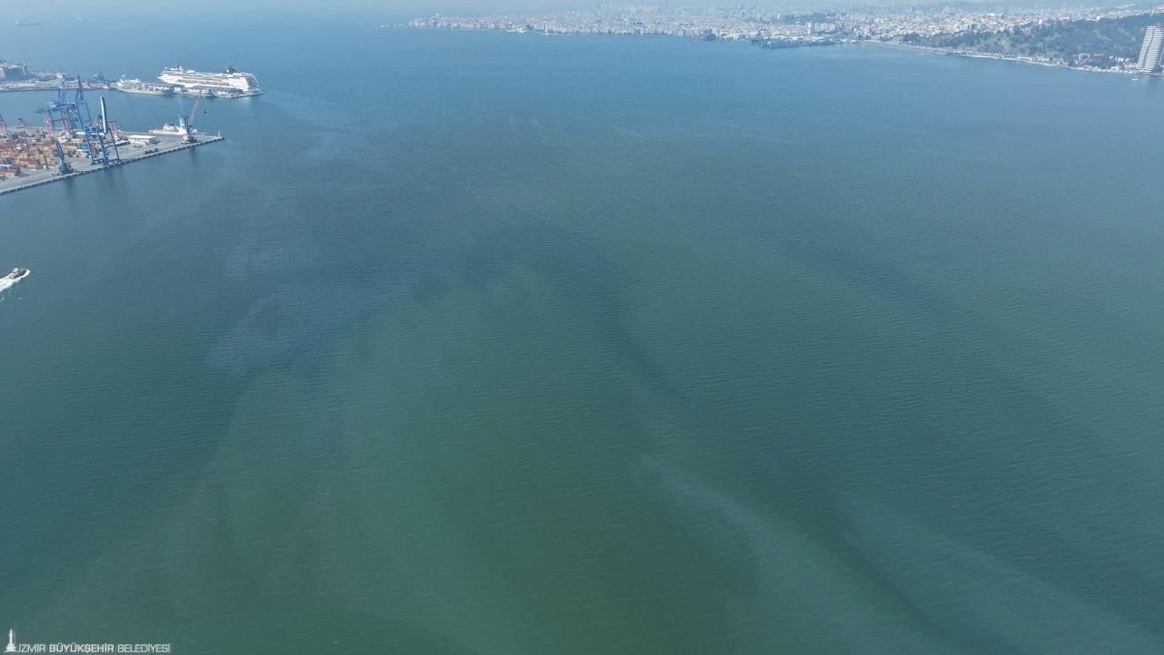 İzmir Körfezi’nde yine dış kaynaklı kirlilik alarmı