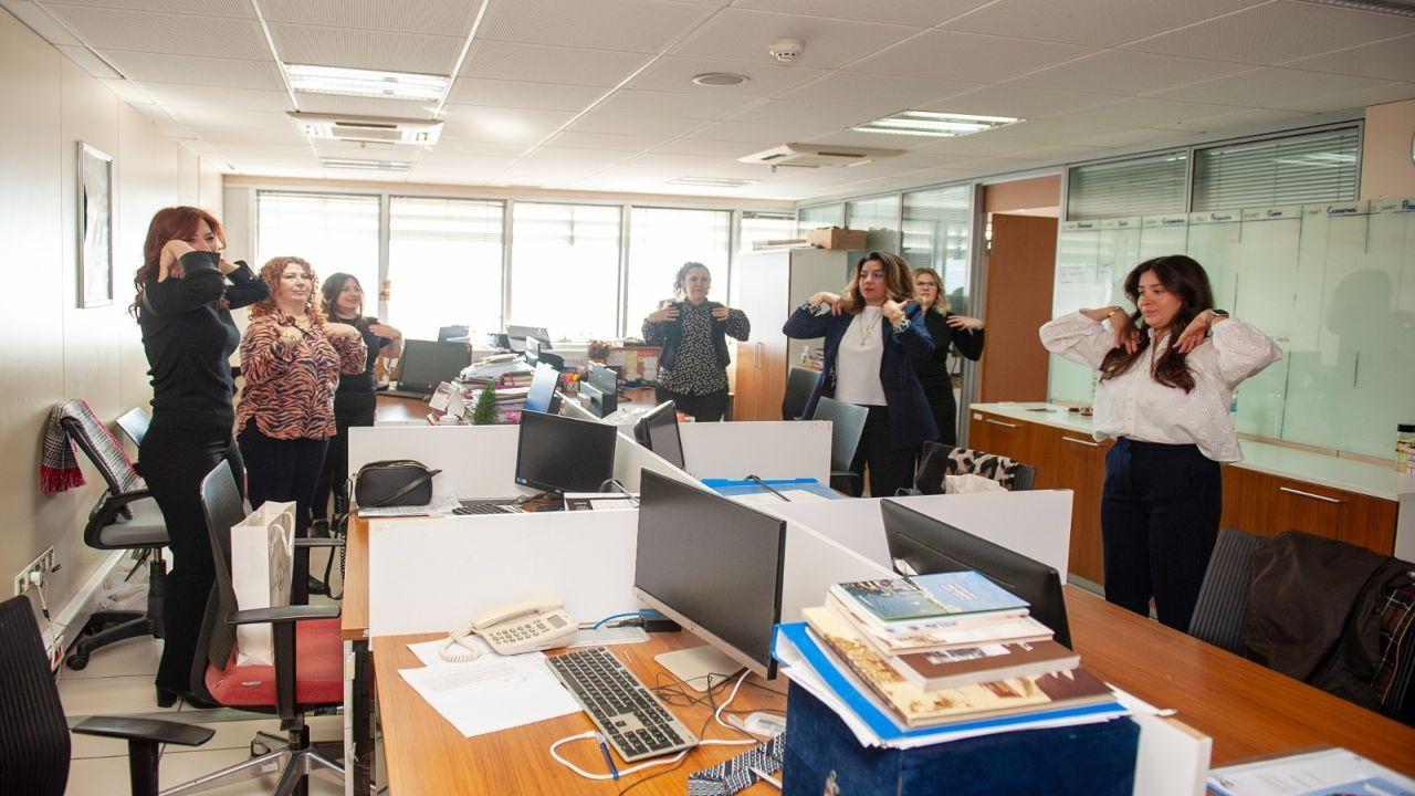 Karşıyaka Belediyesi’nde çalışanlar güne sporla başlıyor