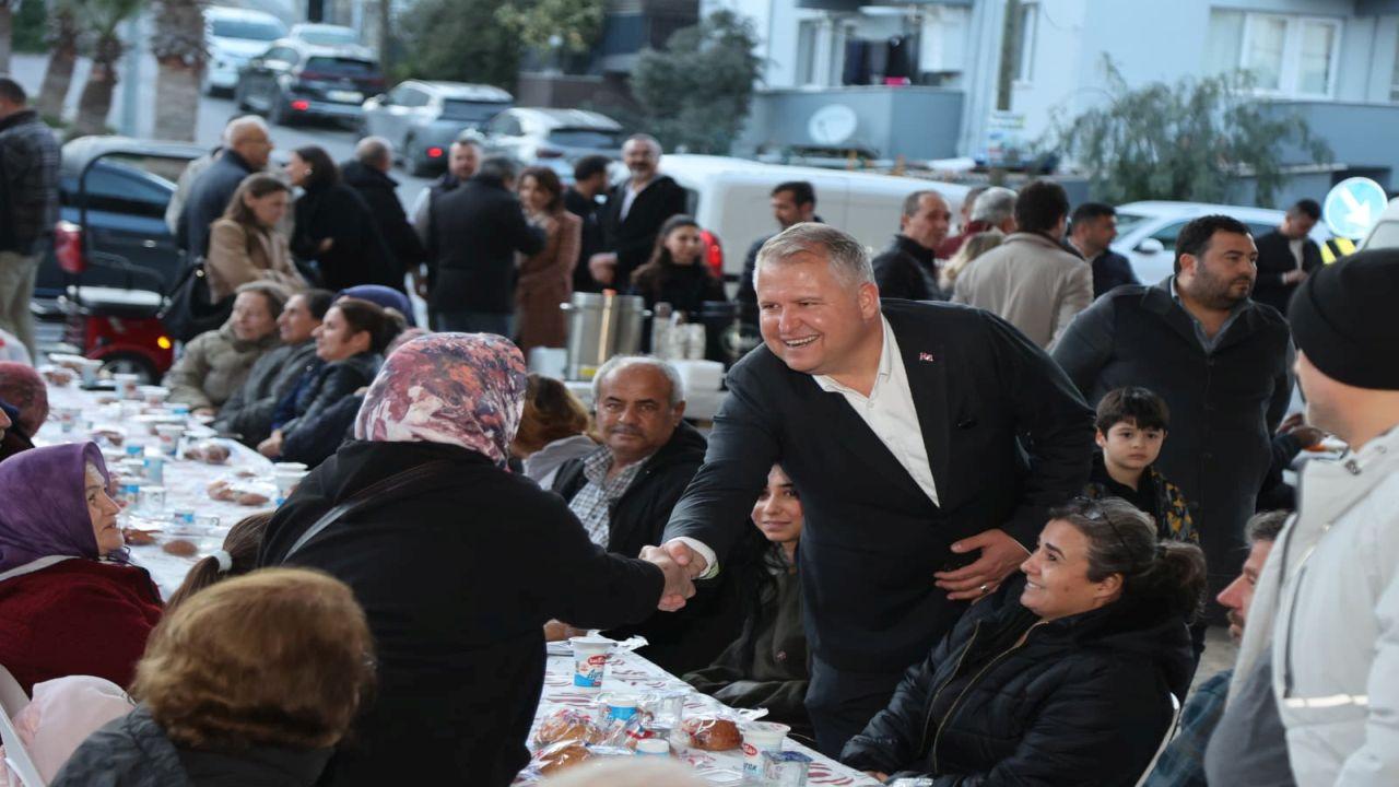 Urla’da Ramazan’ın bereketi dayanışma sofralarında paylaşıldı
