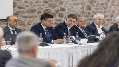 Başkan Tugay: Enerji güvenliği için şehirler kendi sistemlerini kurmalı