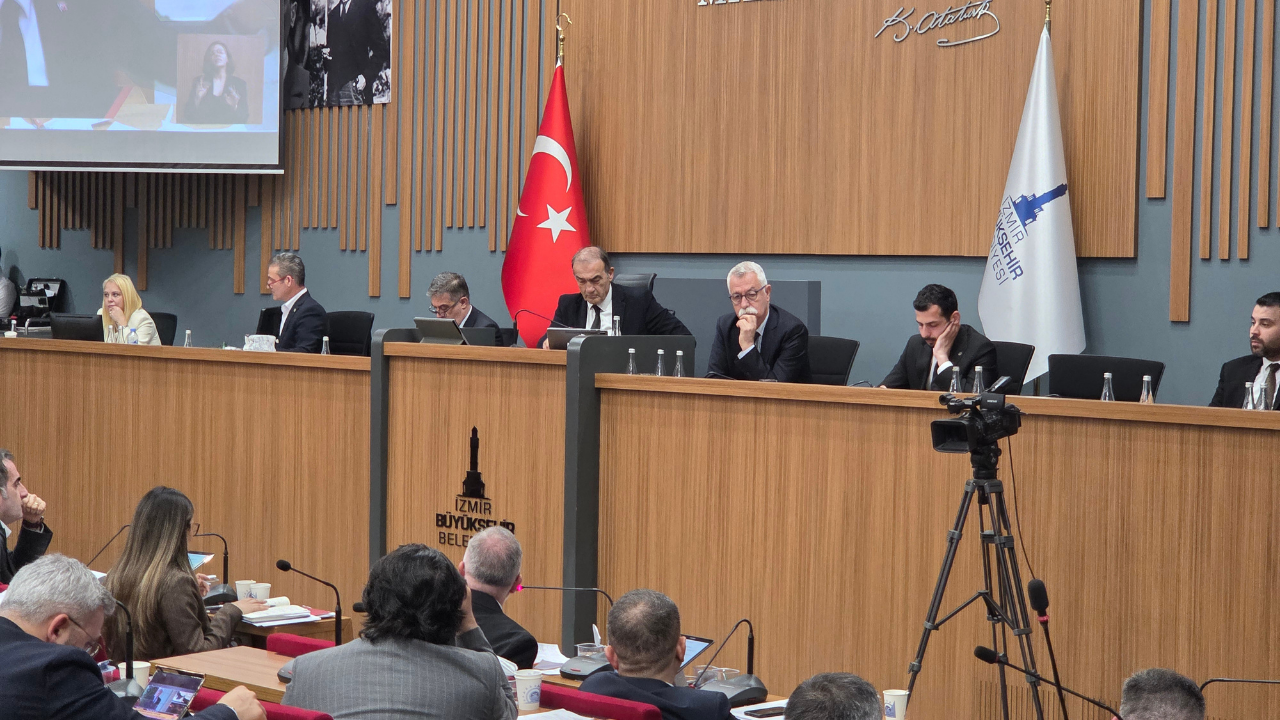 İzmir Büyükşehir Belediye Meclisi'nde Yeni Dönem Görev Dağılımı Belli Oldu