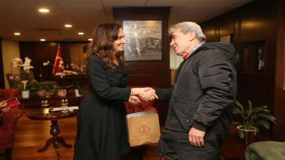 Karşıyaka Belediyesi yılın kitap tutkunlarını seçti