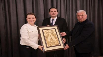 Konak’ta Makedonya rüzgarı esti: Başkan Mutlu, Enes İbrahim ve heyetini ağırladı