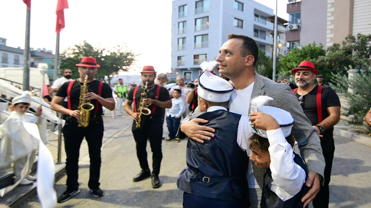 Bornova’da kocaman gülümsemeler