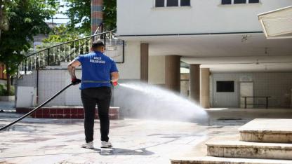 Buca’da ibadethaneler bayrama hazırlandı