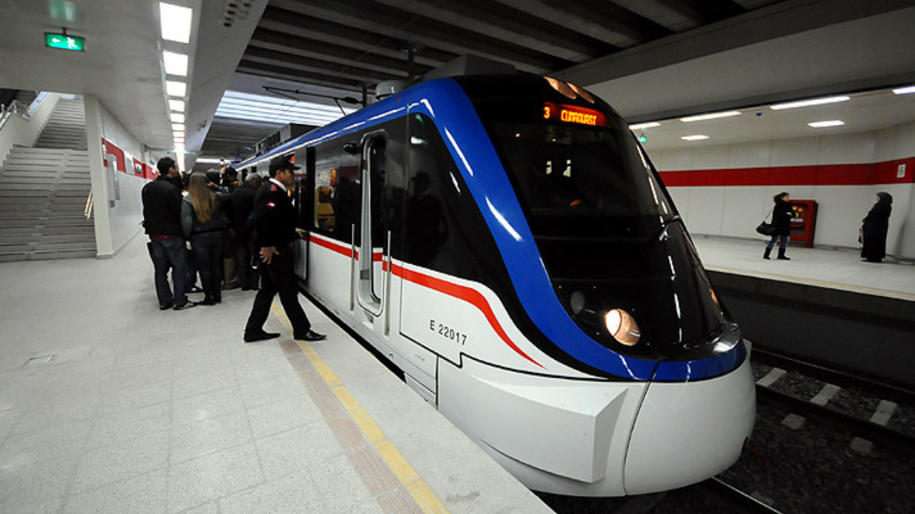 İzmir Dokuz Eylül Metro İstasyonu'nda Bir Kişi Hayatına Son Verdi