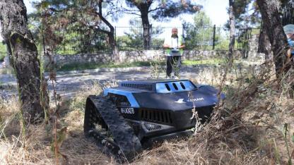 Konak’tan teknolojik adım: Ot biçme robotu sahada