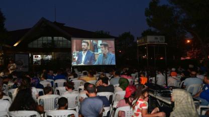 Bornova’da Yaz akşamları Açık Hava Sinemasıyla şenleniyor