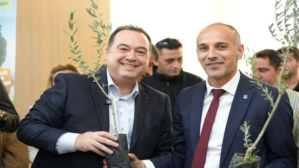 Manisa’da Atık Pil Getirene Zeytin Fidanı Hediye