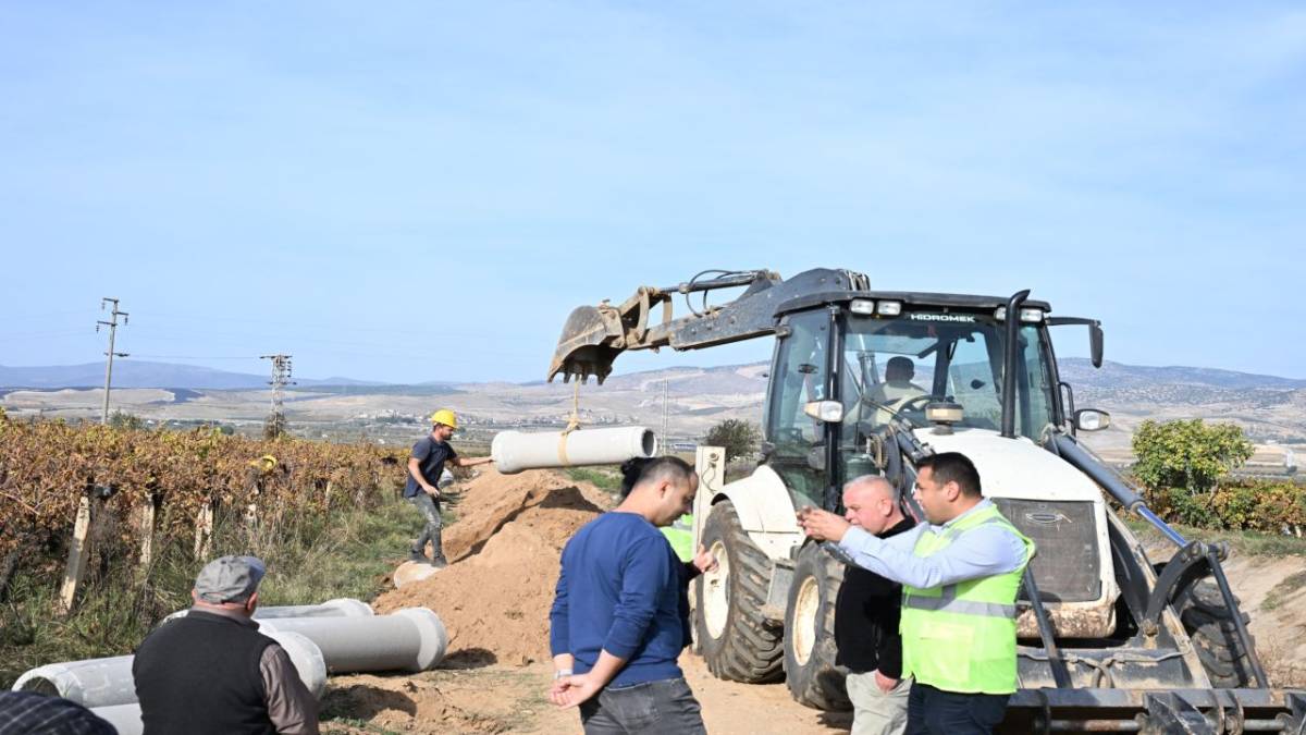 “Piyadeler Mahallesi’nde 30 Yıllık Kanalizasyon Sorunu Çözülüyor”