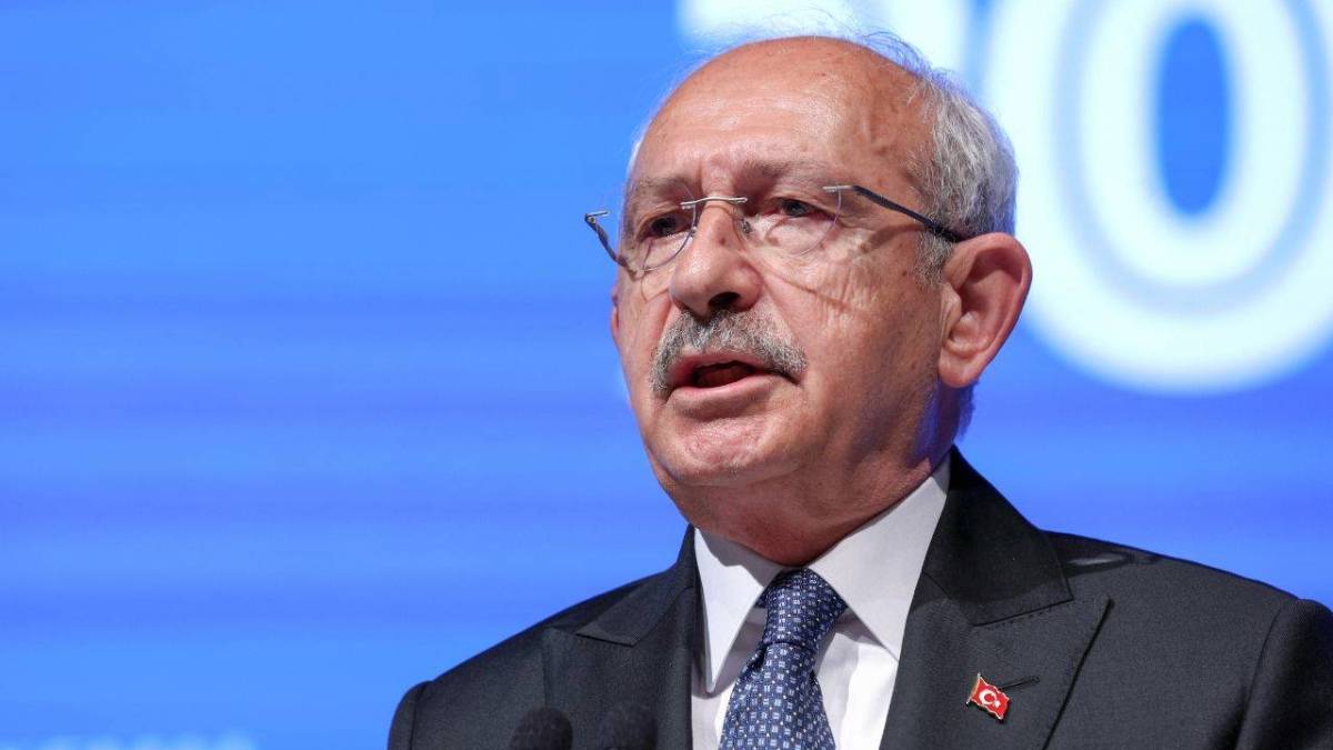 CHP Grubu başladı: Kürsüde Özel var!