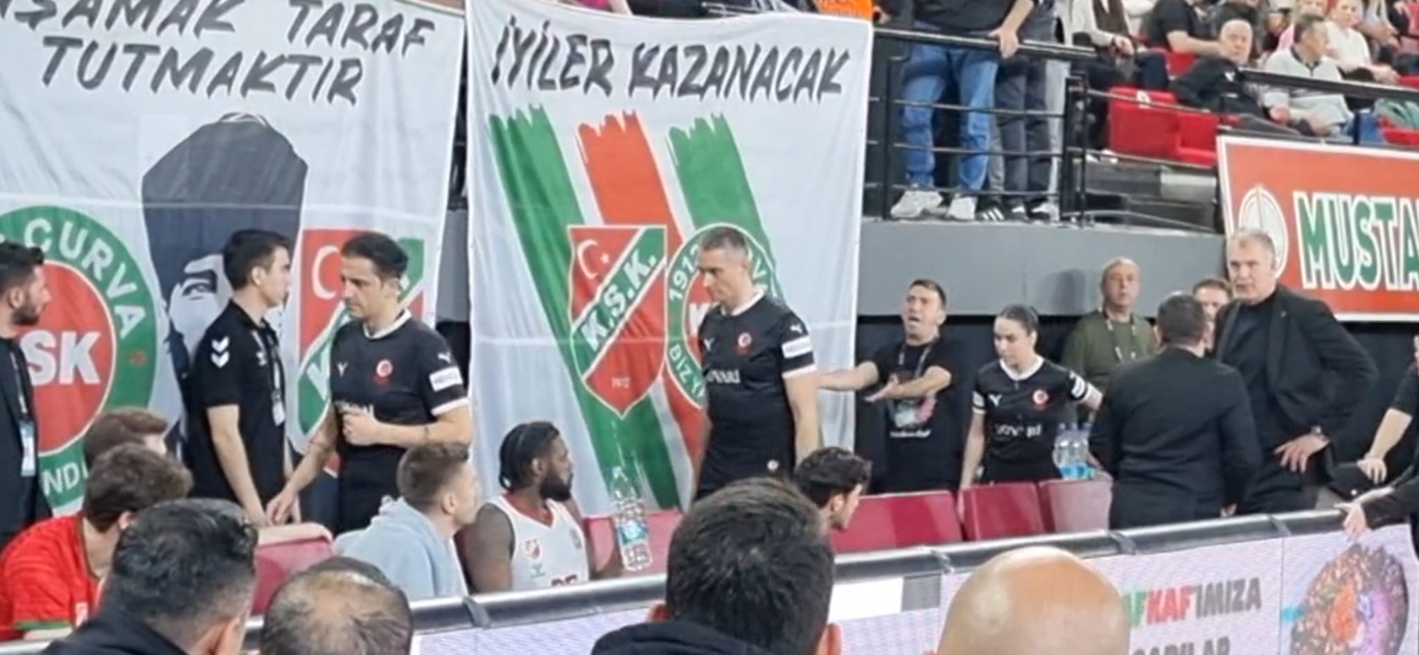 Olaylı Maçta Karşıyaka, Galatasaray'a Kaybetti